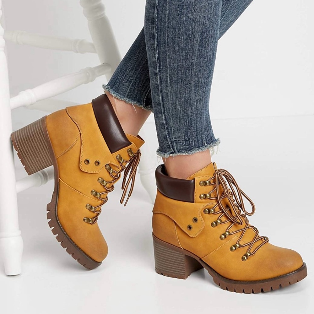 SOLD Maurices Booties 🌻